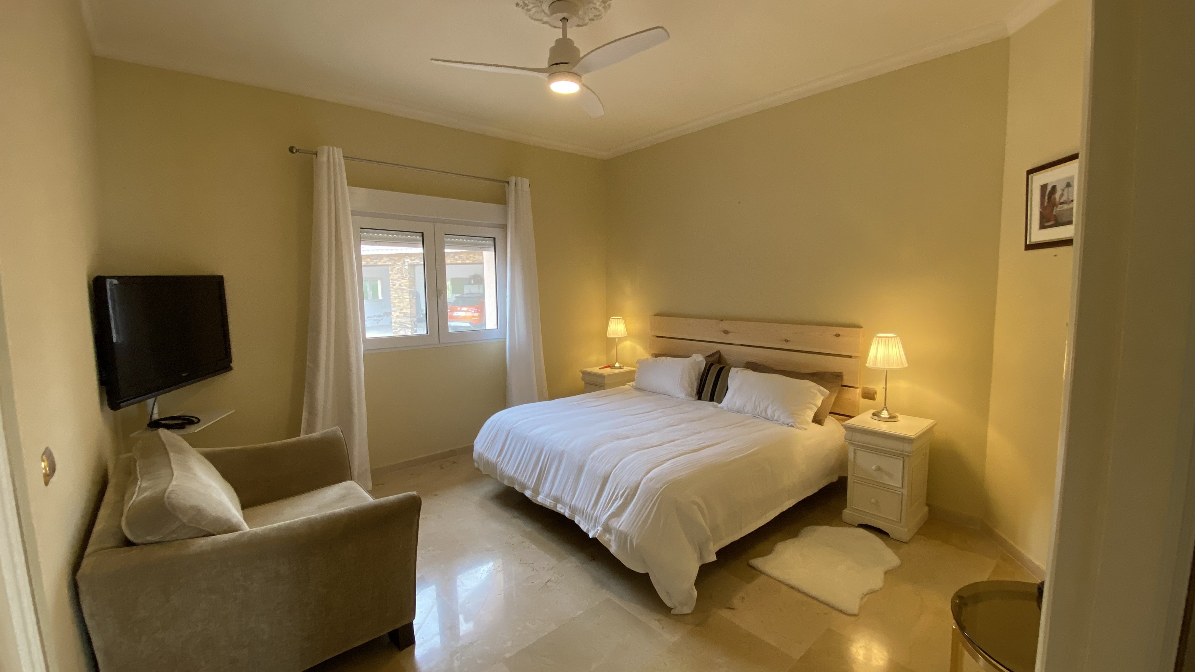Bedroom 302 (DBL or 2 single beds)